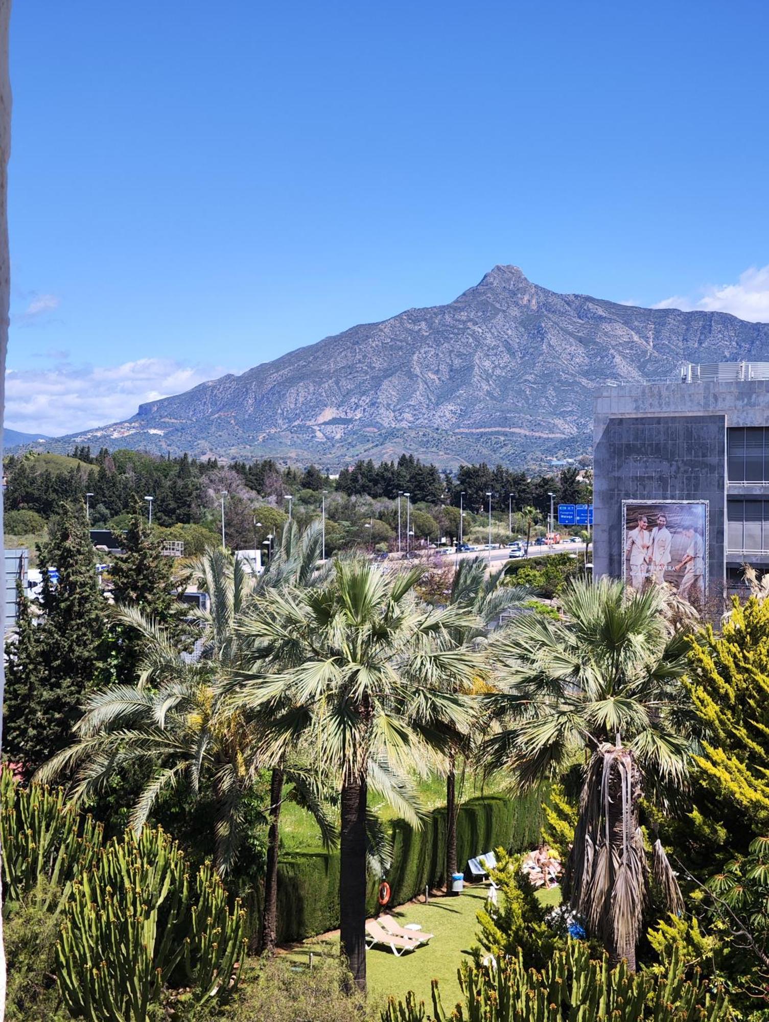 New & Beautiful Loft In Puerto Banus Appartement Marbella Buitenkant foto